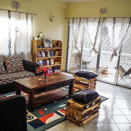 Wakawaka Hostel Arusha Buitenkant foto
