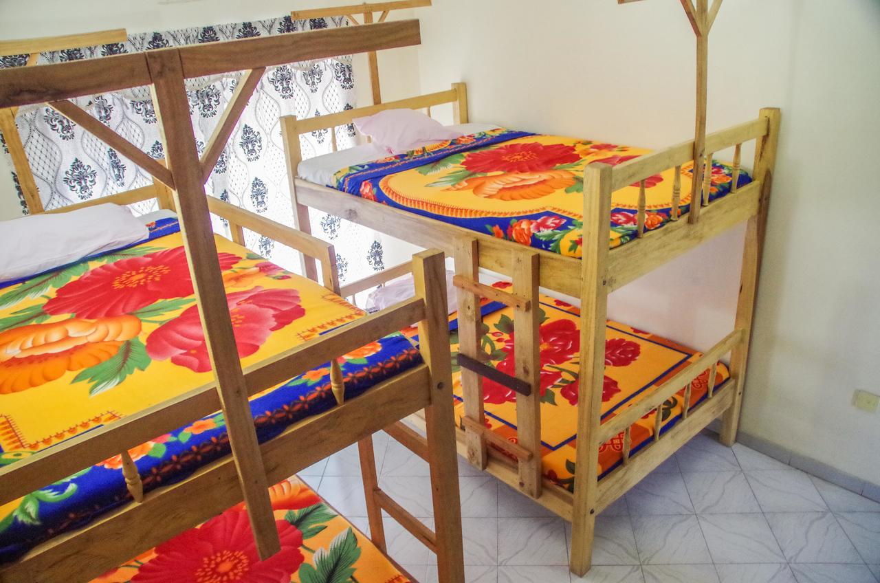 Wakawaka Hostel Arusha Buitenkant foto