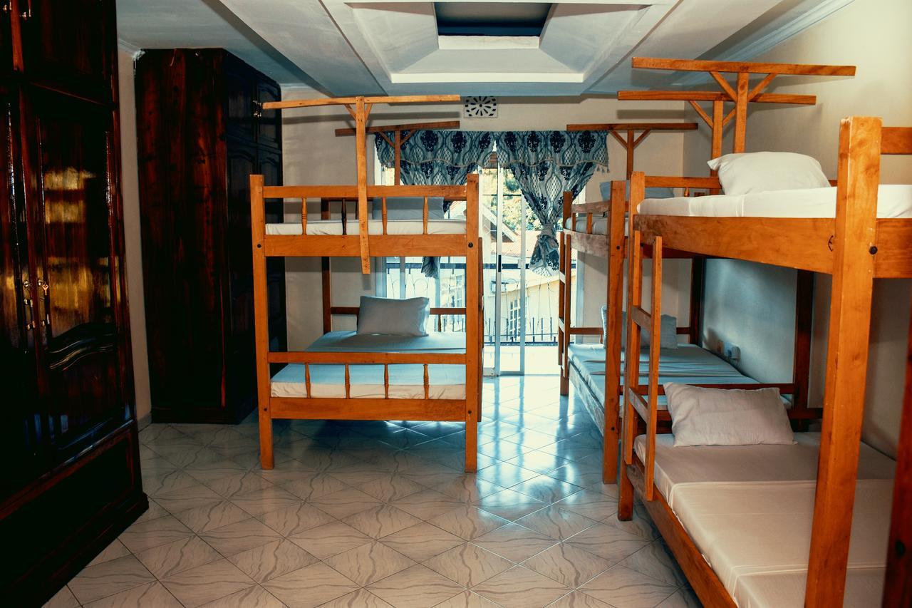 Wakawaka Hostel Arusha Buitenkant foto