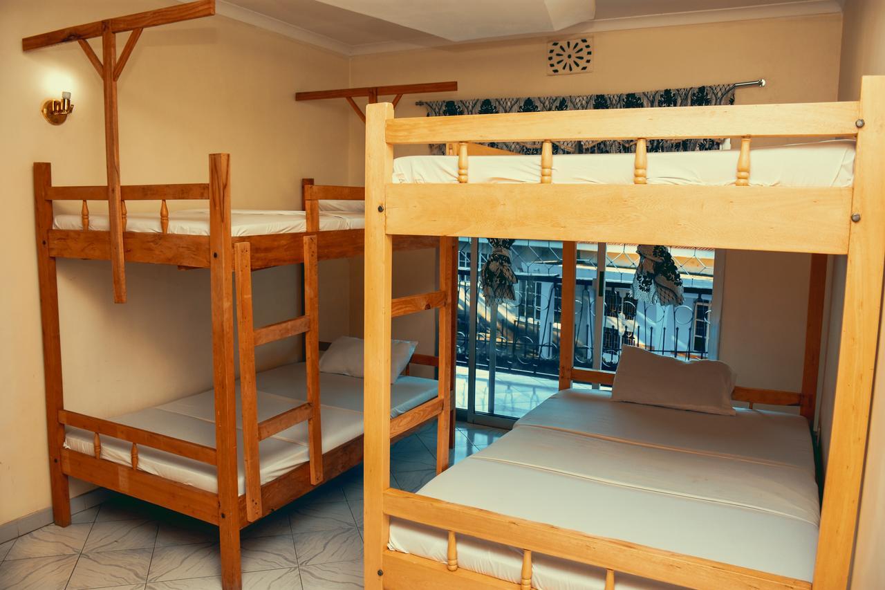 Wakawaka Hostel Arusha Buitenkant foto