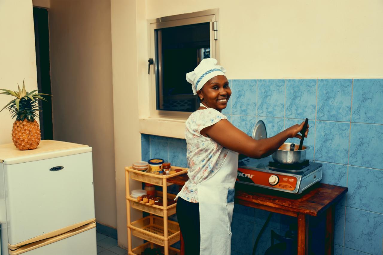 Wakawaka Hostel Arusha Buitenkant foto