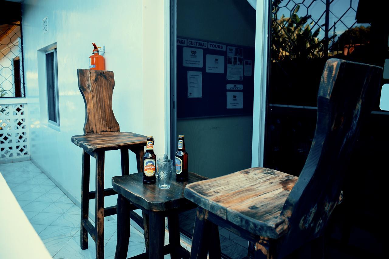 Wakawaka Hostel Arusha Buitenkant foto