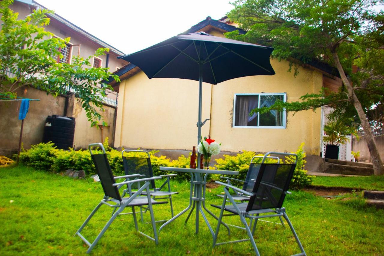 Wakawaka Hostel Arusha Buitenkant foto