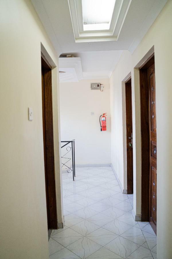 Wakawaka Hostel Arusha Buitenkant foto