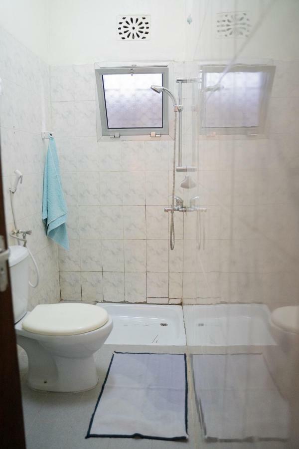 Wakawaka Hostel Arusha Buitenkant foto
